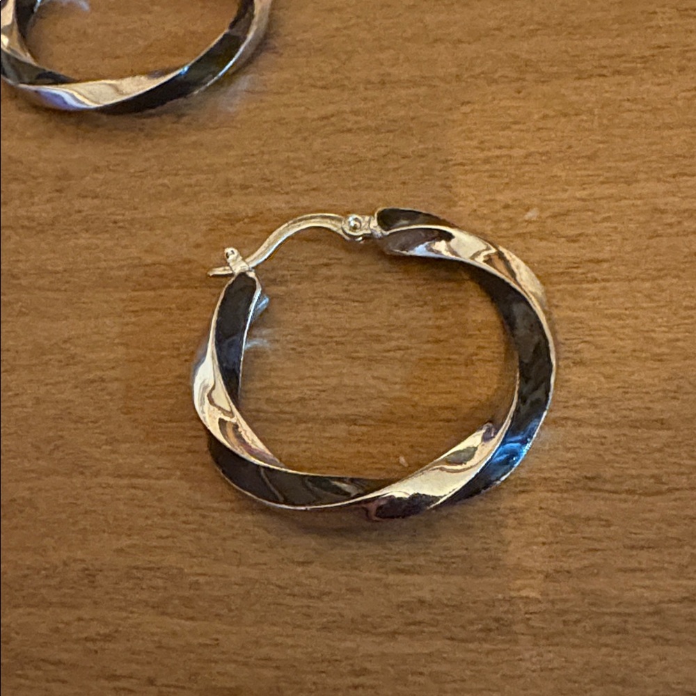 Silpada silver and black 'twist' Hoop 1" Earrings